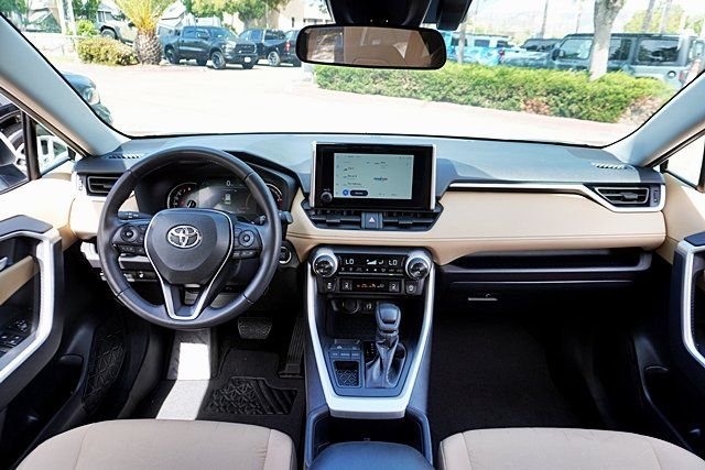 Used 2025 White Toyota XLE image 18