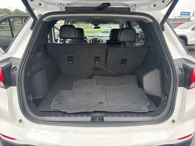 Used 2024 Summit White Chevrolet Premier image 29