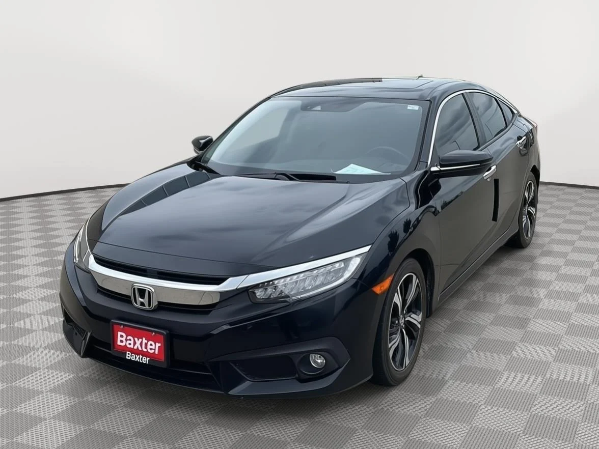 Used 2018  Honda Touring image 7
