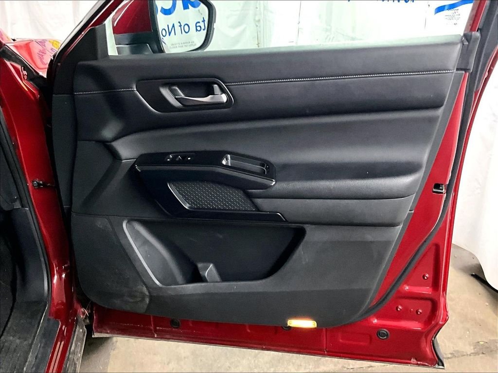 Used 2022 Red Nissan SV image 12