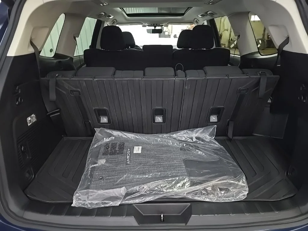 Used 2020 Blue Subaru Premium image 12