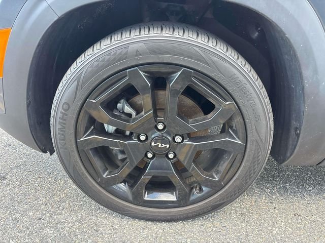 Used 2024 Gray Kia X-Line image 9