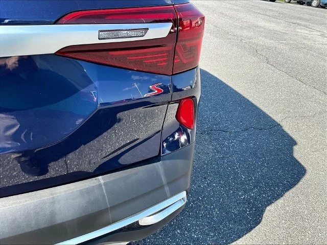 Used 2021 Blue Kia S image 26