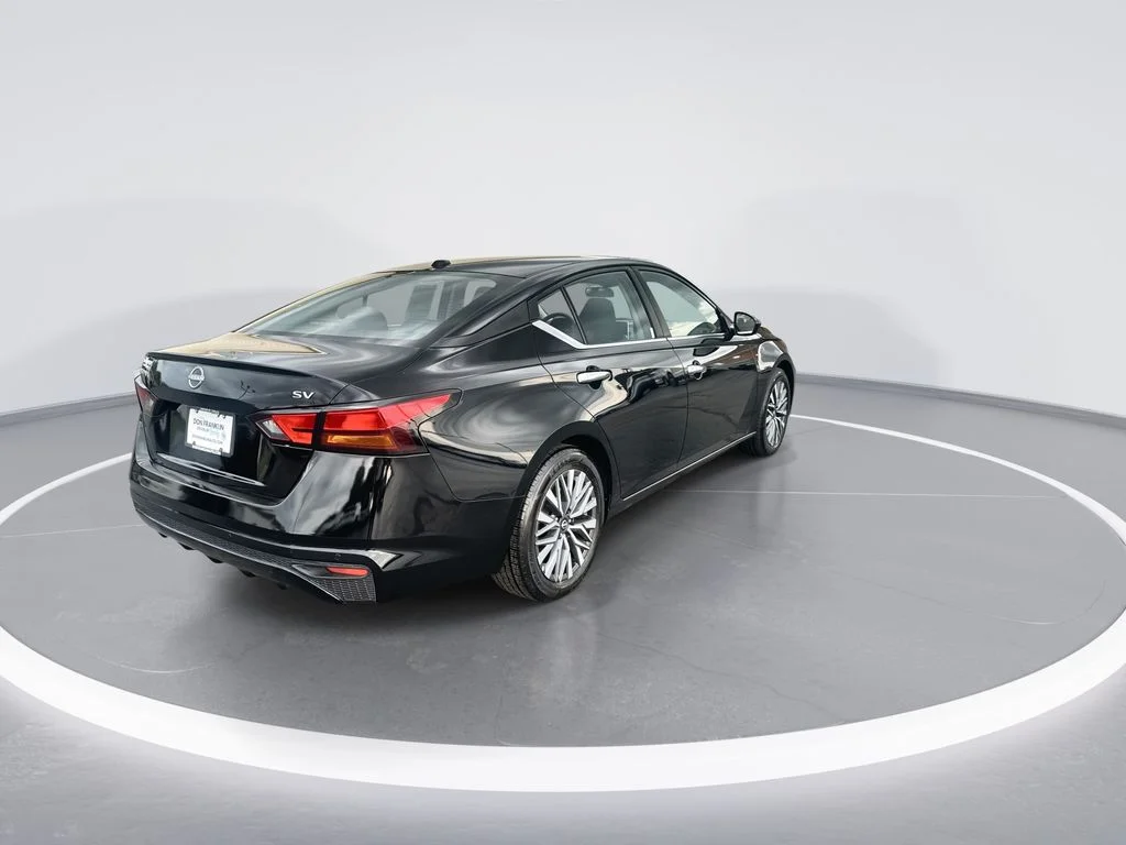Used 2024 Black Nissan 2.5 SV image 8