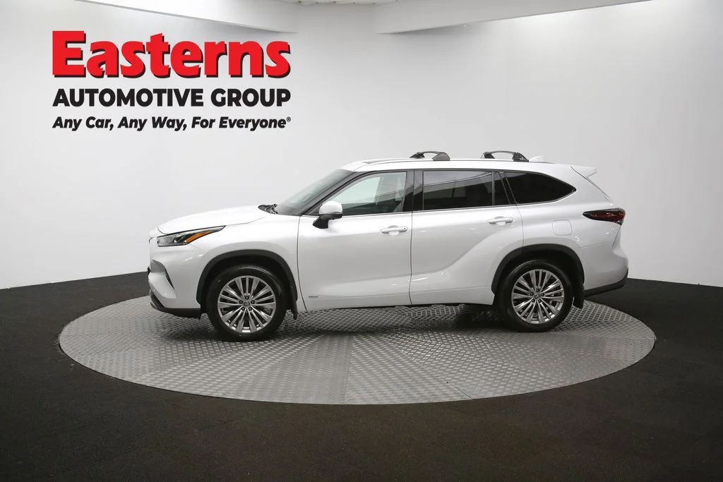 Used 2024 Beige Toyota Platinum image 65