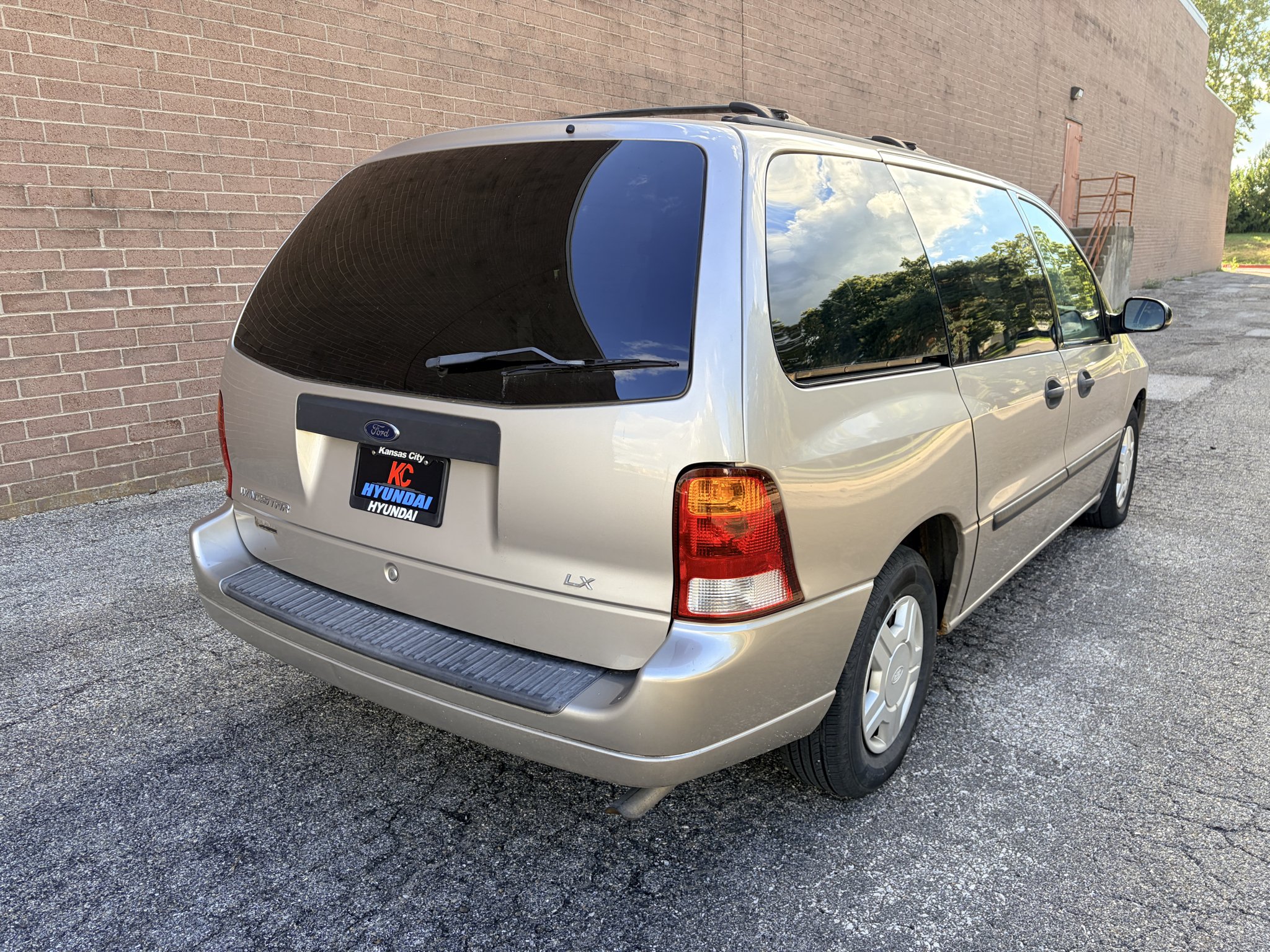 Used 2003 Silver Frost Clearcoat Metallic Ford LX image 5
