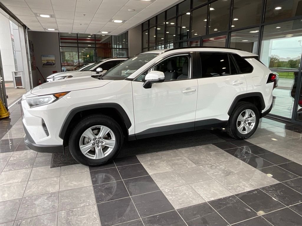 Used 2021 White Toyota XLE image 3