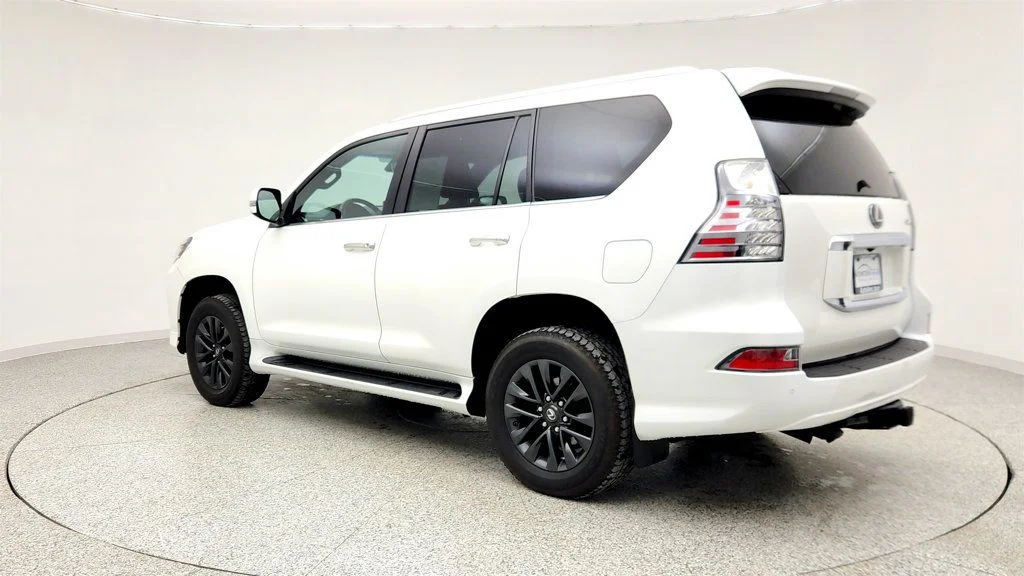 Used 2023 Eminent White Pearl Lexus GX 460 Premium 4WD with Plus Package, Tow Hitch & Heated SW image 7