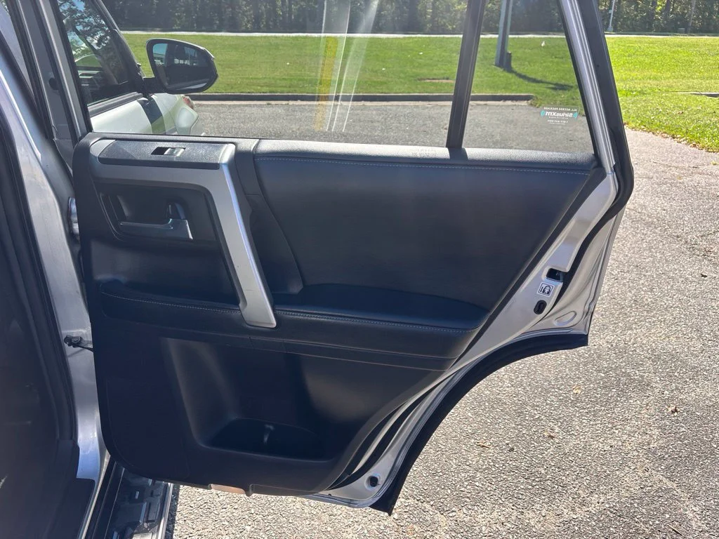 Used 2016 Silver Toyota SR5 image 21