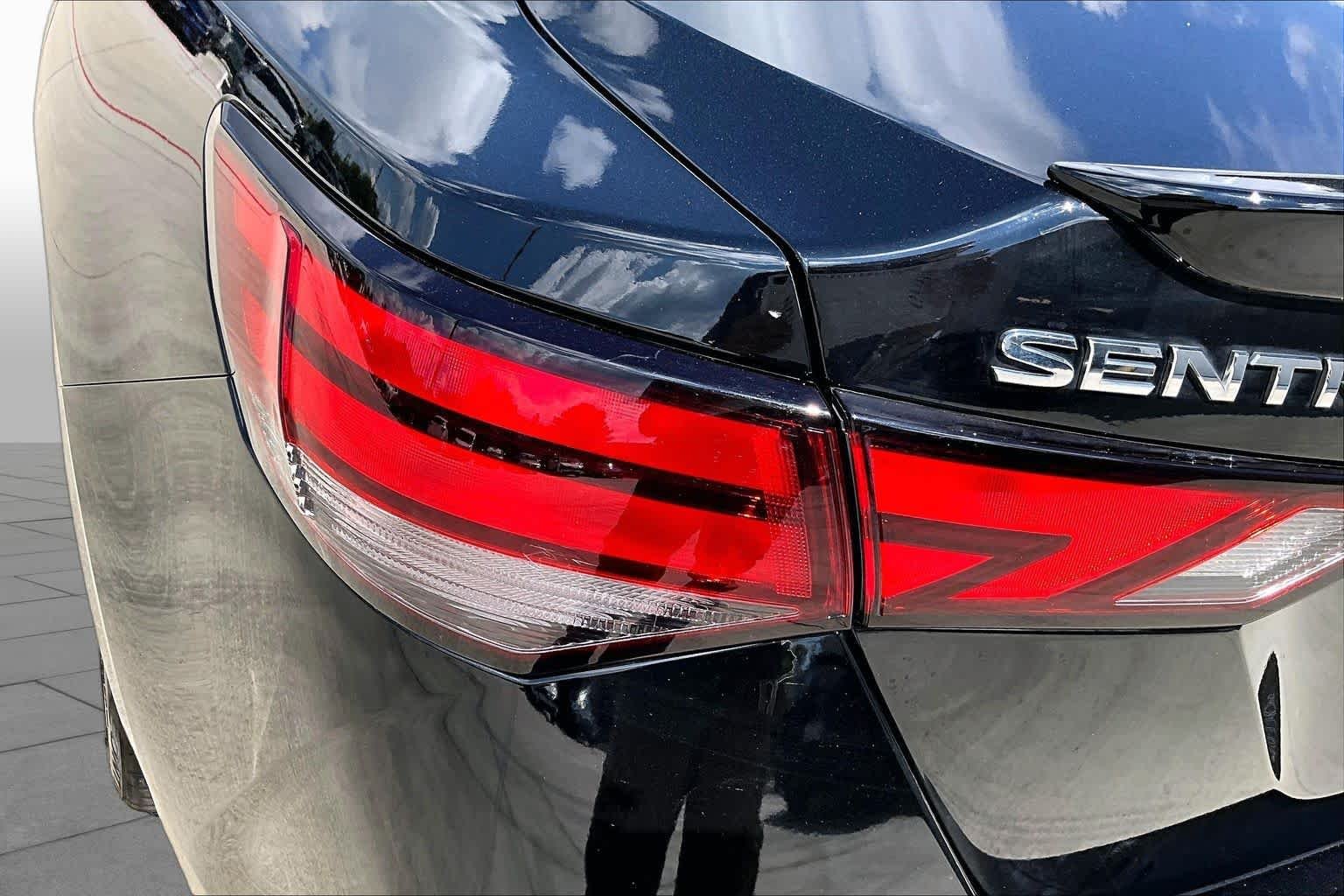 Used 2022 Super Black Nissan SR image 26