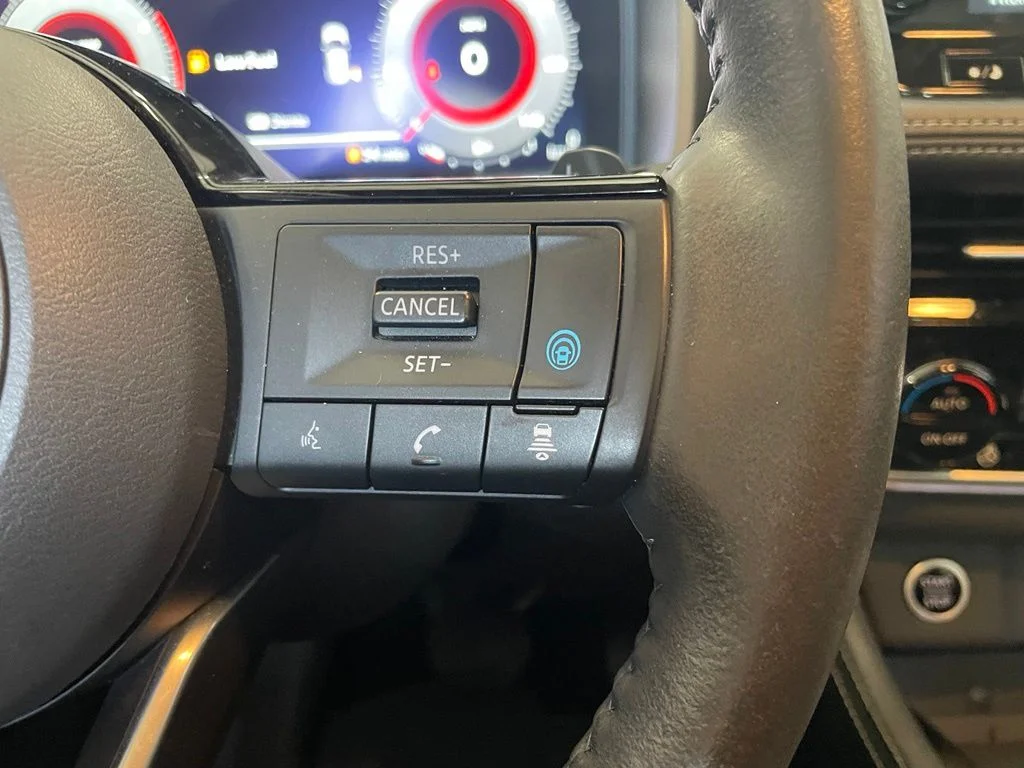 Used 2023 Blue Nissan Platinum image 14