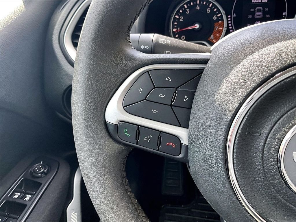 Used 2020 Slate Blue Pearlcoat Jeep Latitude image 23