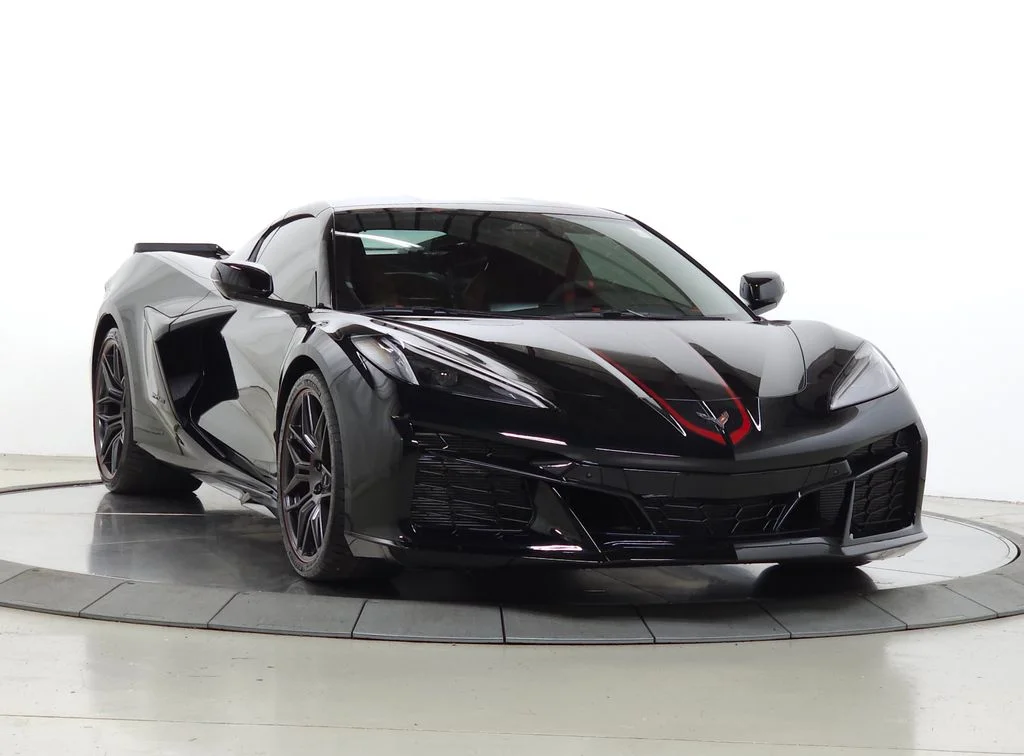 Used 2025 Black Chevrolet Z06 image 12