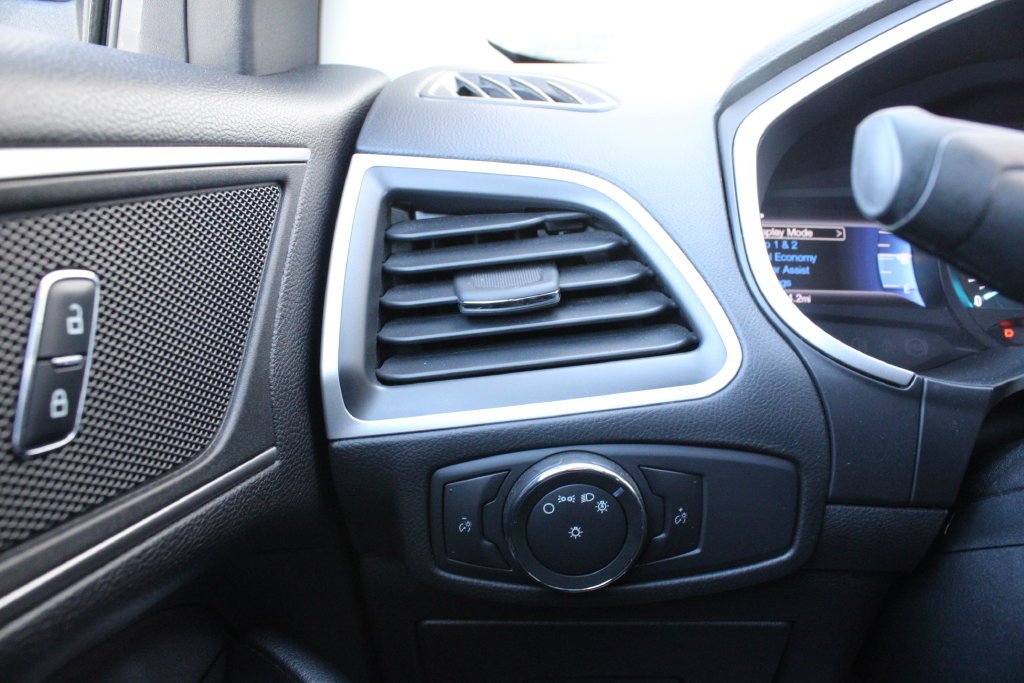 Used 2015 Black Ford SEL image 9