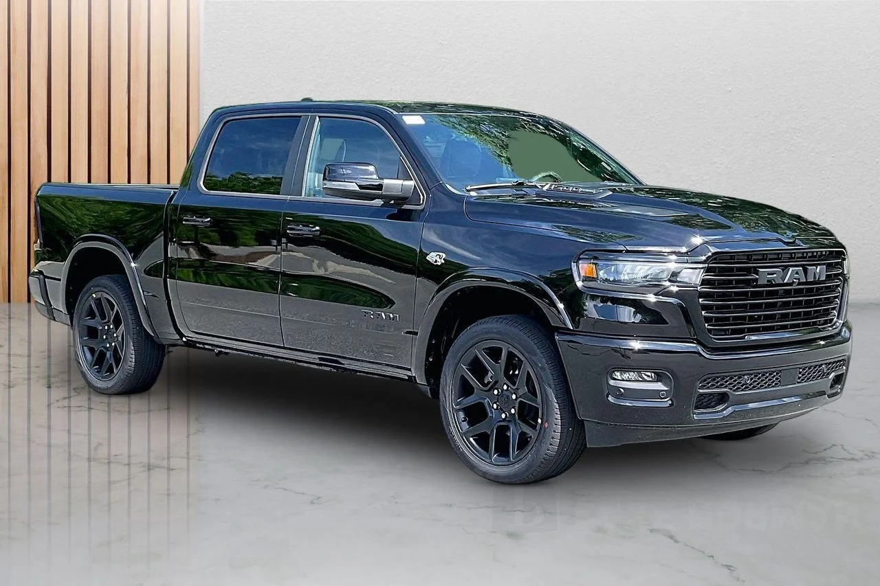 New 2026 Diamond Black Crystal Pearl-Coat Exterior Paint RAM Laramie image 2