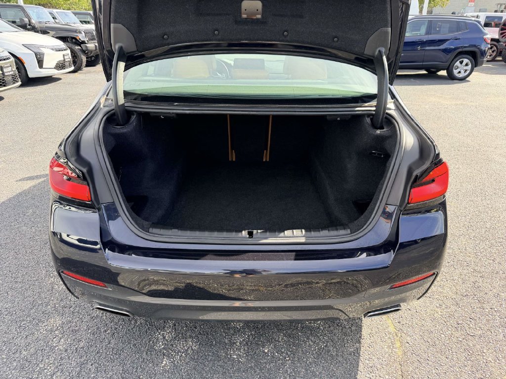 Used 2022 Black BMW 540i image 11