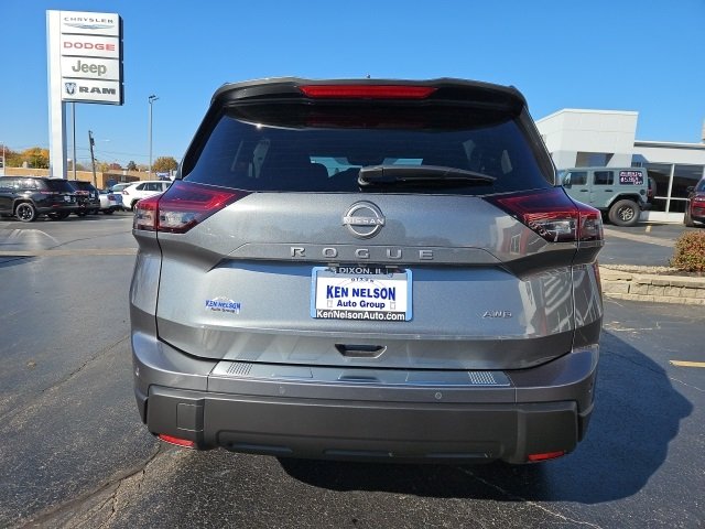 2026 Nissan Rogue SV photo 4
