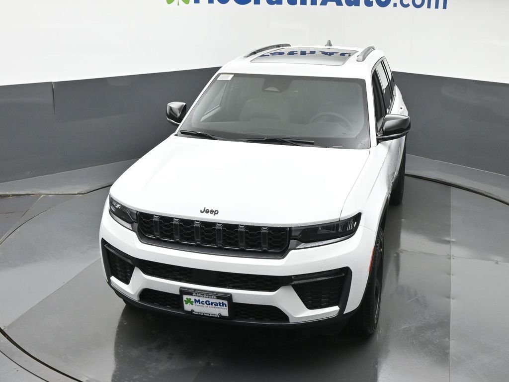 New 2026 Bright White Clear-Coat Exterior Paint Jeep Limited image 35