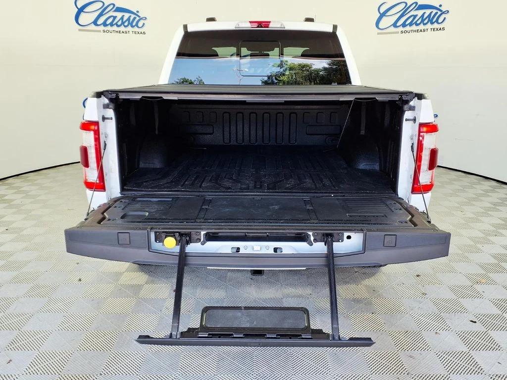 Used 2021 White Ford Lariat image 5