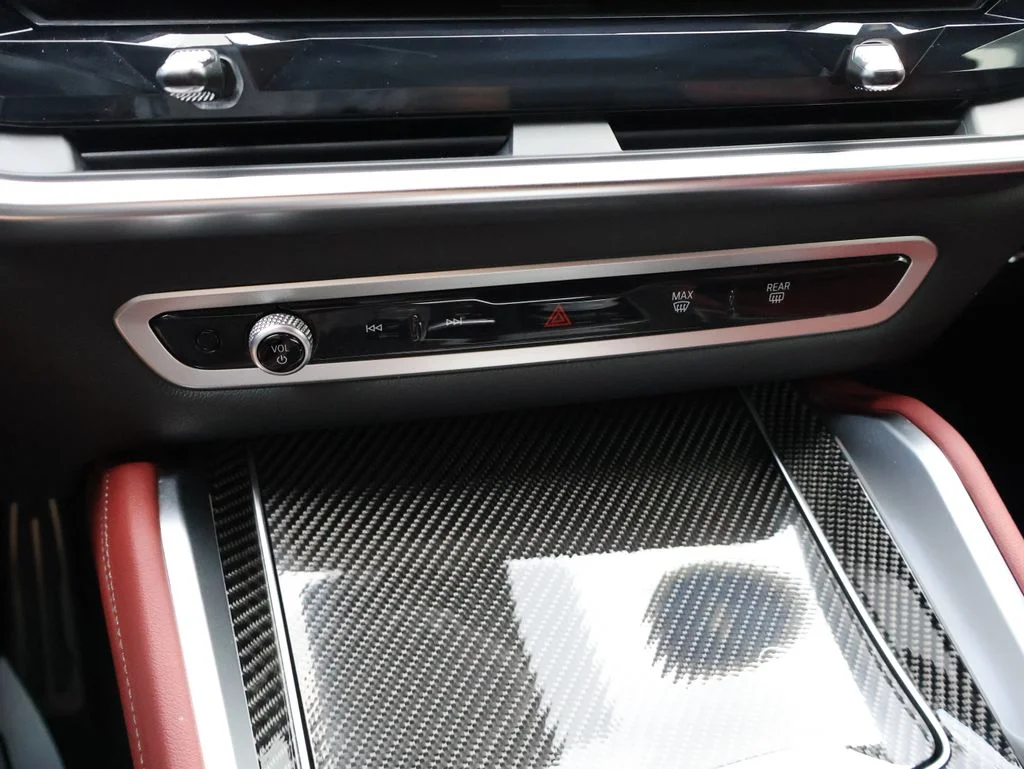 Used 2026 Gray BMW M60i image 28