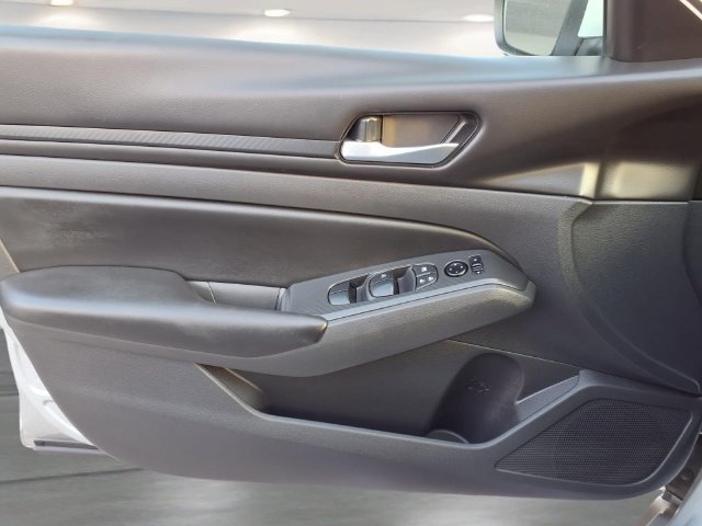 Used 2021 Silver Nissan S FWD image 13