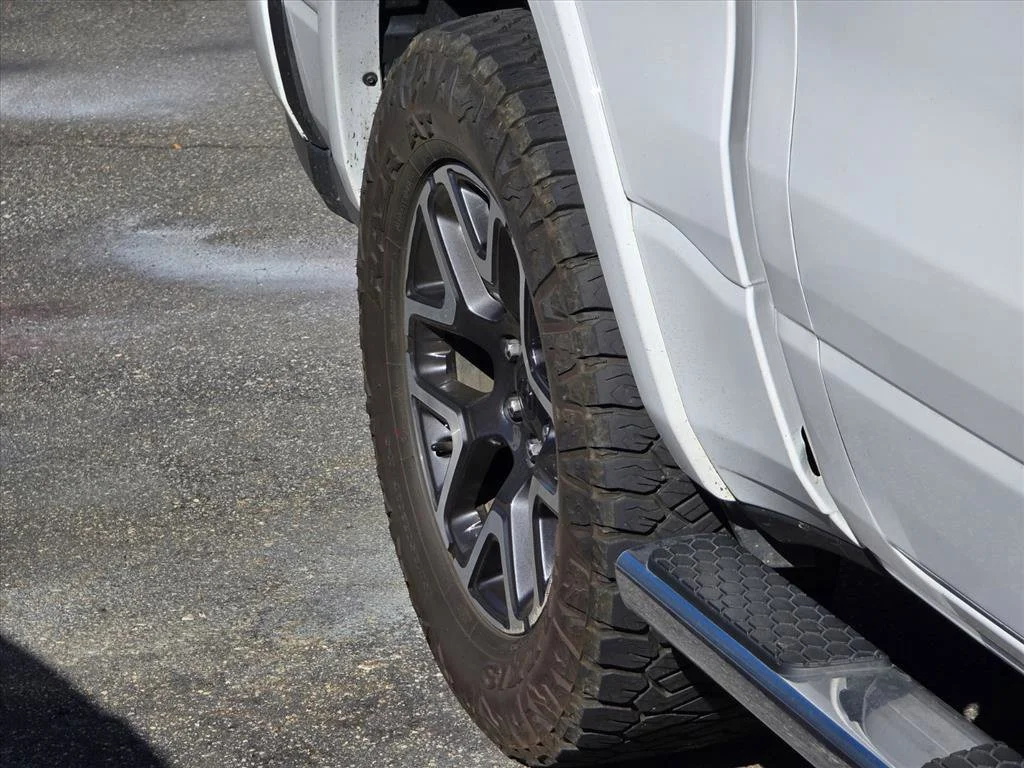 Used 2025 White Ram Laramie image 18