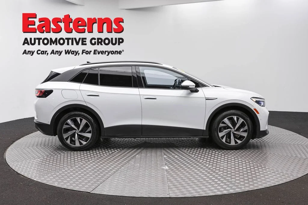 Used 2023 White Volkswagen Pro image 4