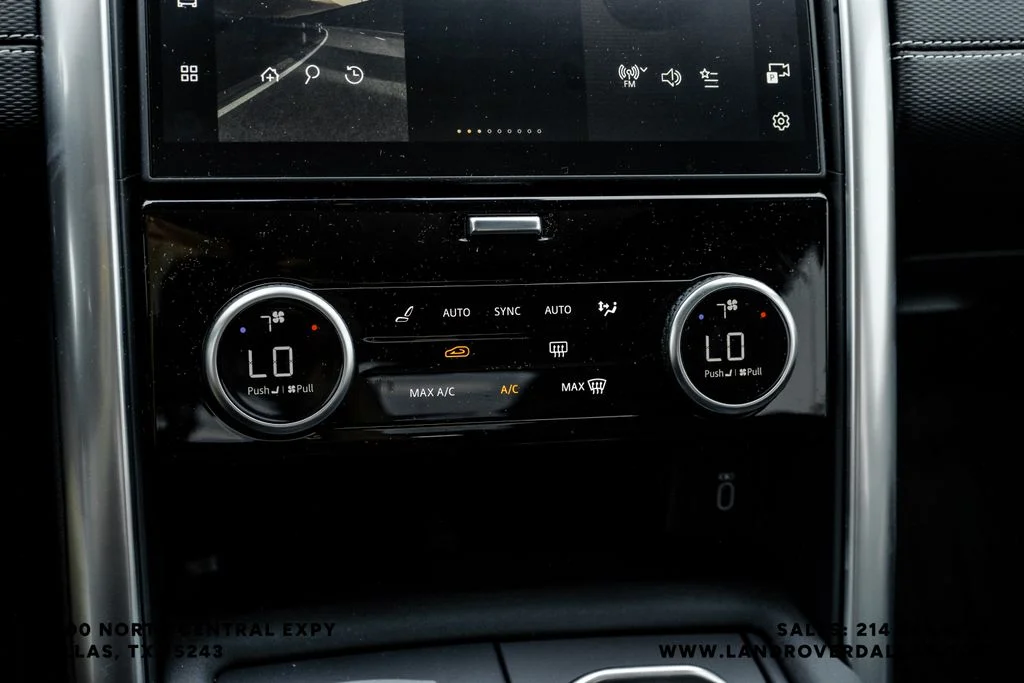 New 2026 Santorini Black Metallic Land Rover Dynamic SE image 27