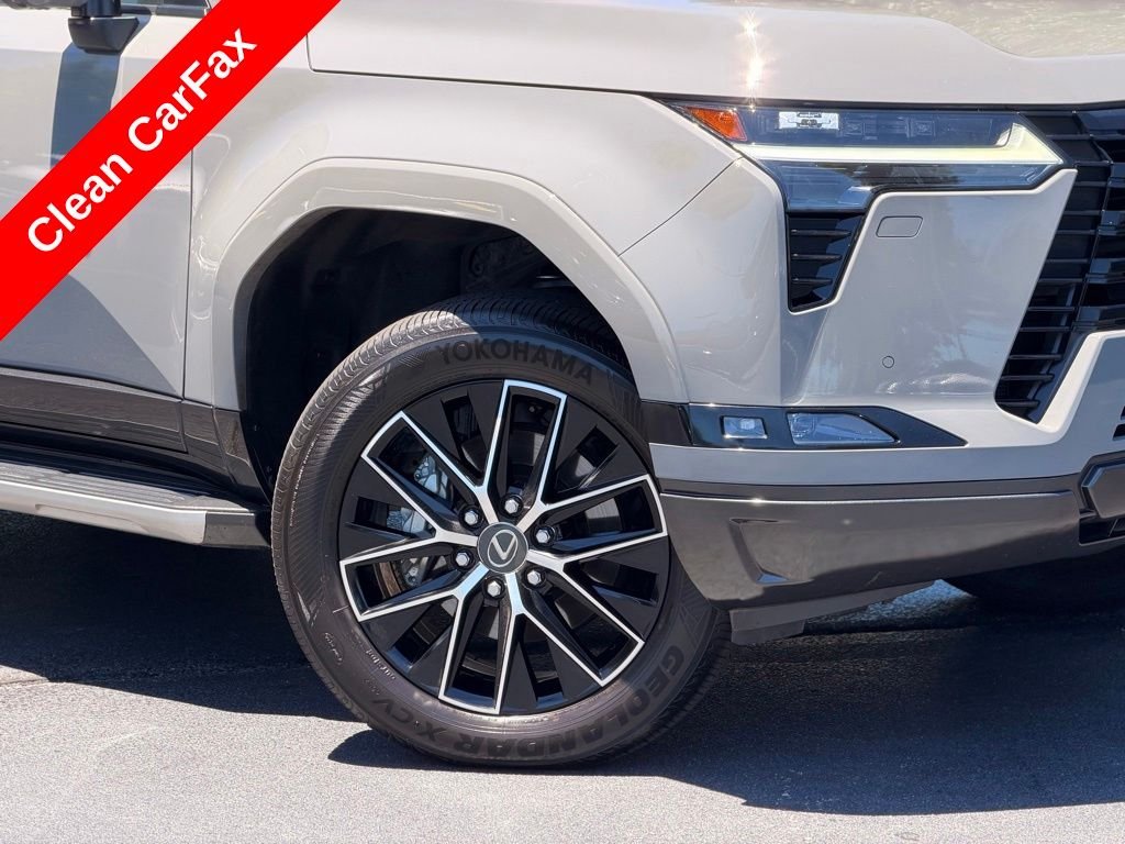 Used 2024  Lexus 550 Premium+ image 7