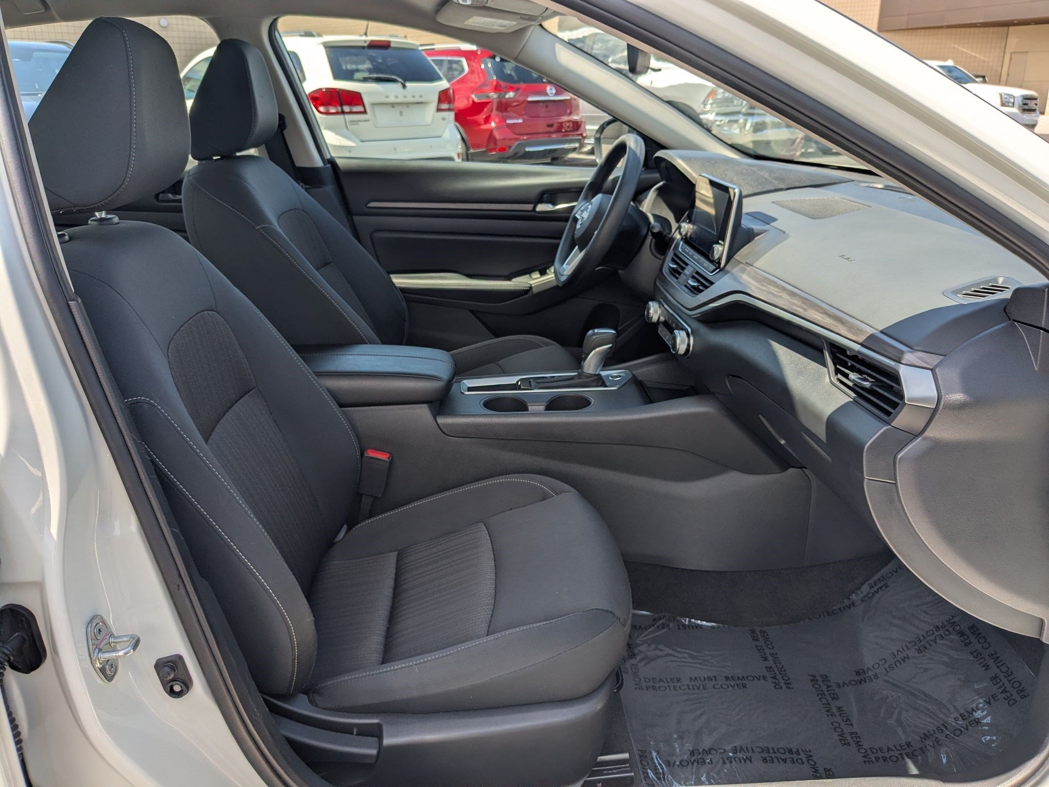 Used 2025 Glacier White Nissan SV image 31
