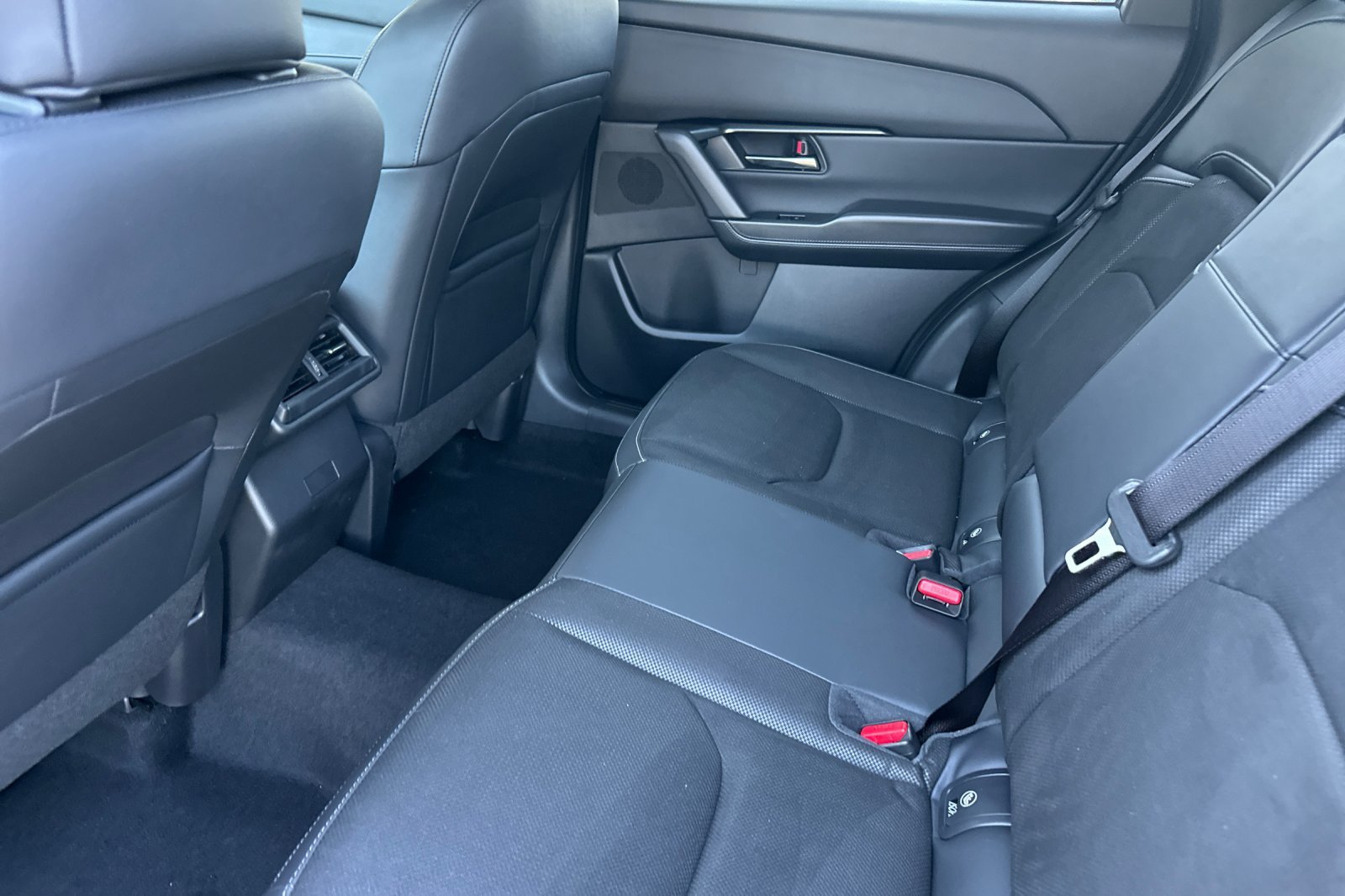 New 2026 NAVY BLUE MICA MAZDA 2.5 S Select image 13