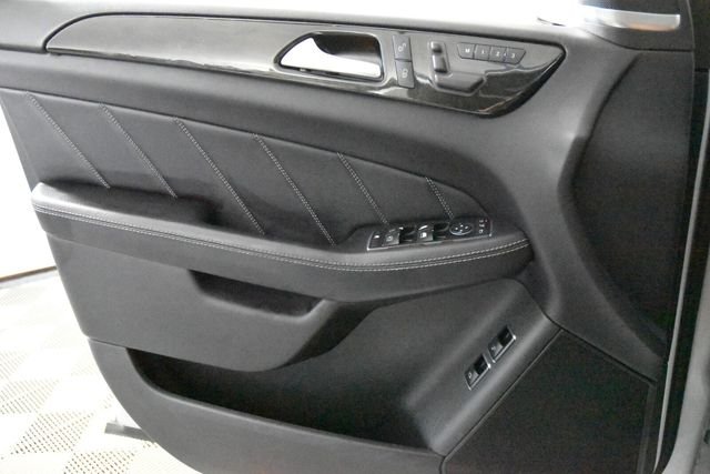 Used 2016  Mercedes-Benz GL 450 image 31