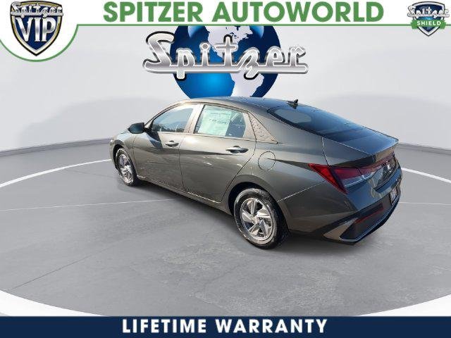 New 2026 Gray Hyundai SE image 3