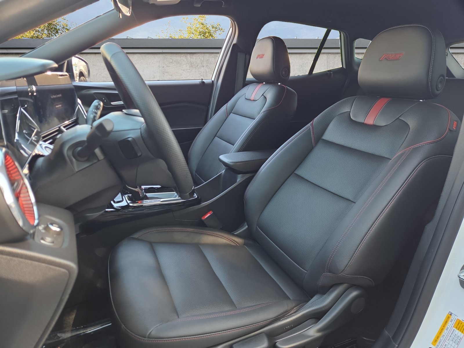 2025 Chevrolet Trax RS - Photo 9