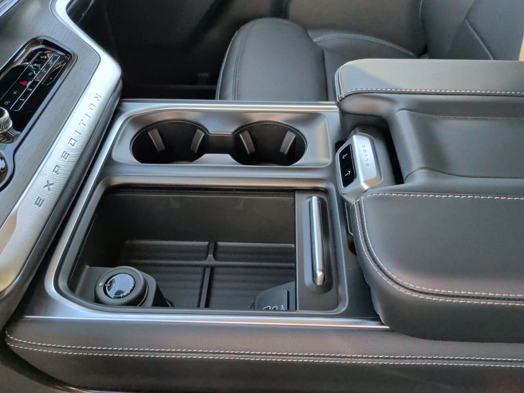 New 2026 Agate Black Metallic Ford MAX Platinum® image 33