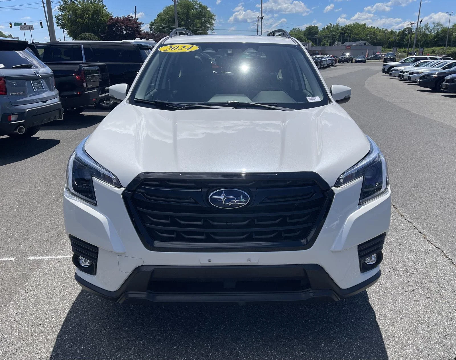 Used 2024 Crystal White Pearl Subaru Limited image 19
