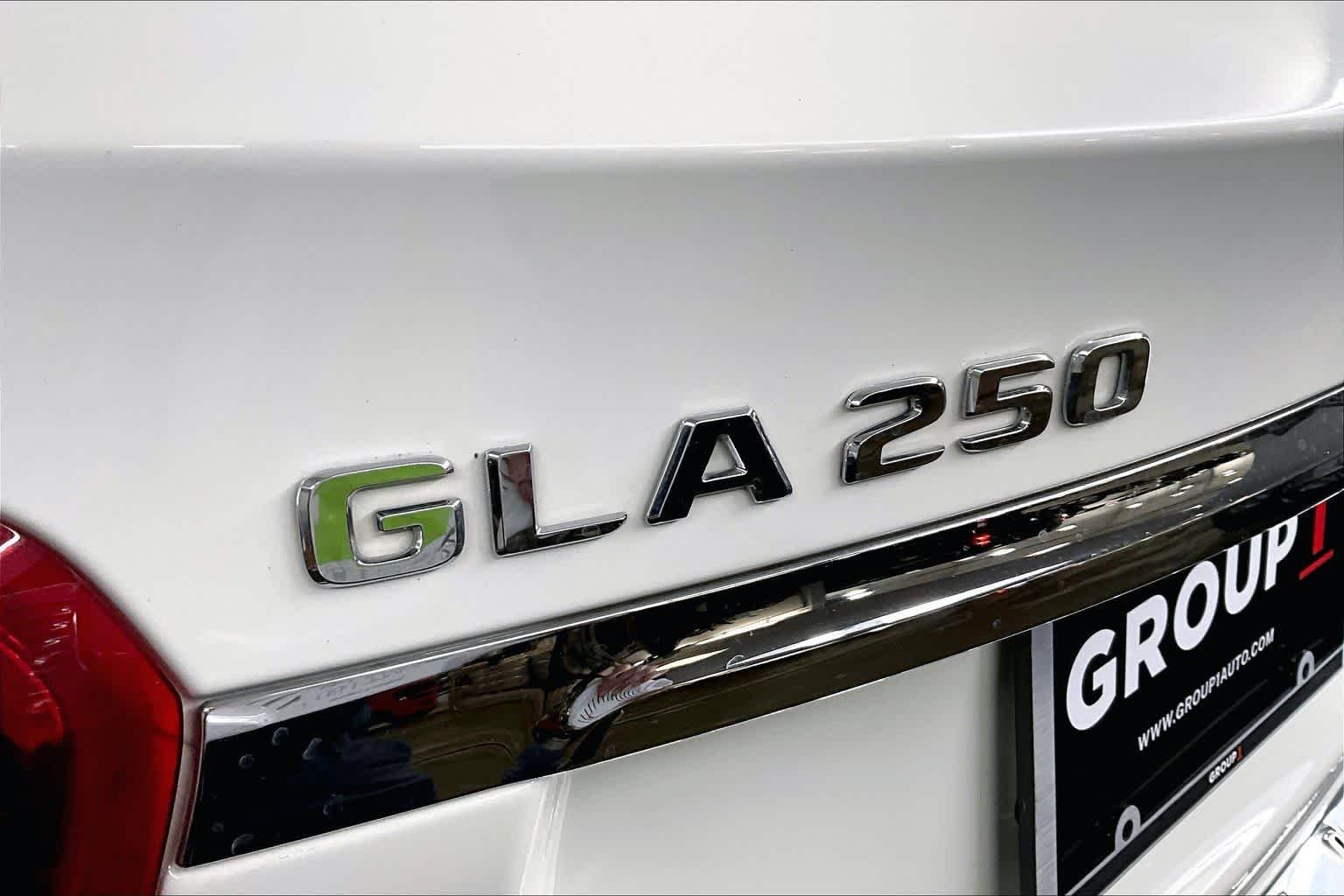 Used 2017 Cirrus White Mercedes-Benz GLA 250 image 10