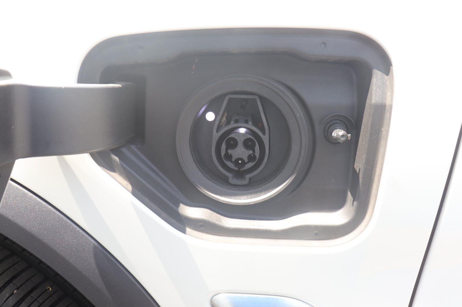 Used 2024 Alpine White BMW xDrive50e image 10