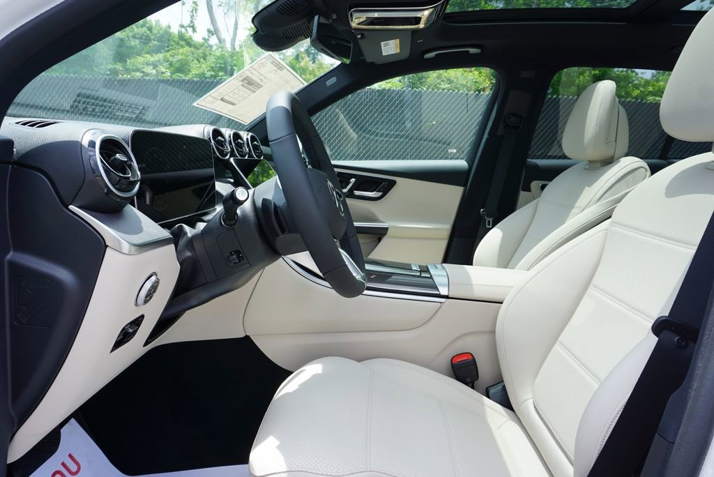 New 2026 Polar White Mercedes-Benz GLC 300 image 30
