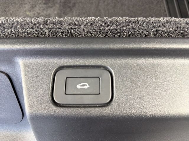 Used 2026 Black Land Rover SE image 15