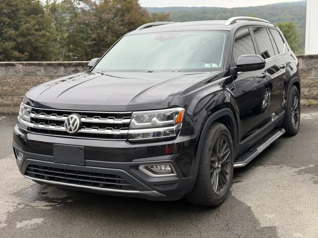 Used 2018 Black Volkswagen 3.6L V6 SEL image 1