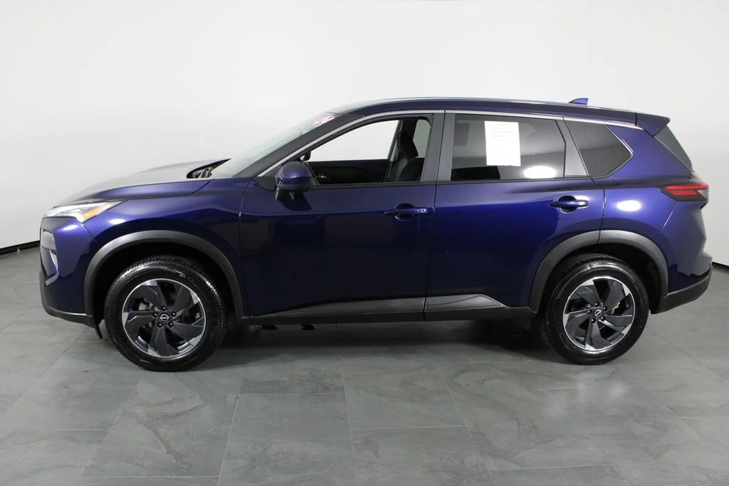 2024 Nissan Rogue SV - Photo 12