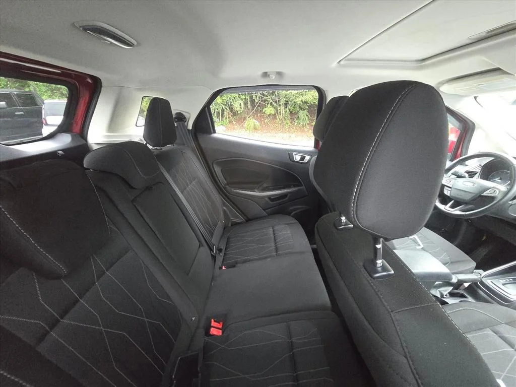 Used 2019 Red Ford SE image 6