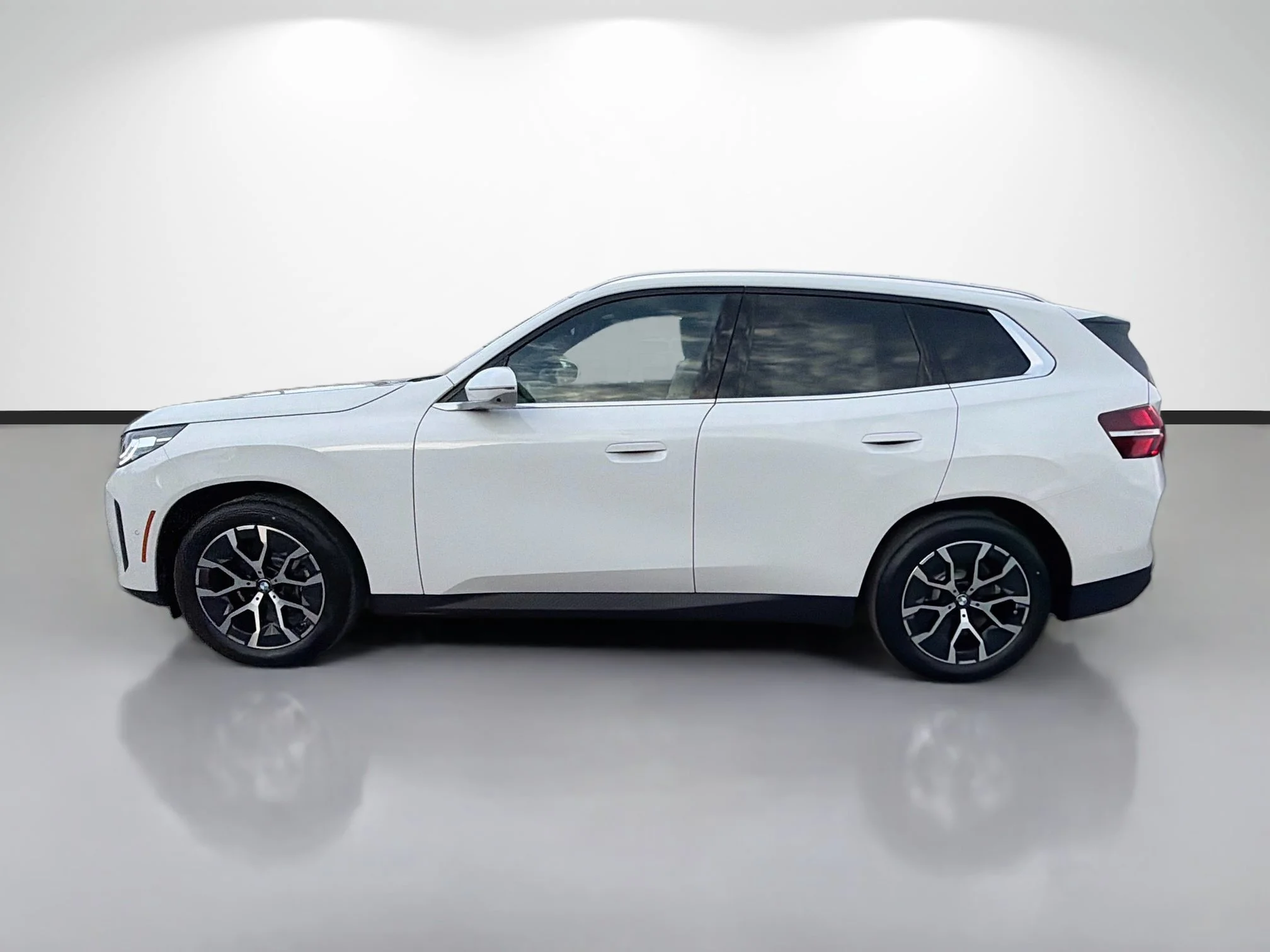 New 2026 Alpine White BMW 30 xDrive image 6