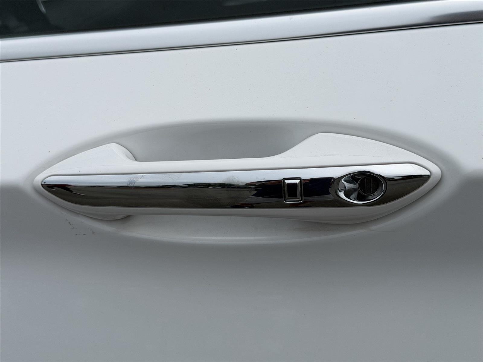 Used 2024 Lunar White INFINITI LUXE image 38