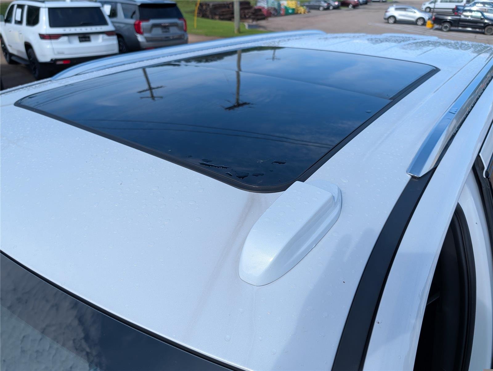 New 2026 Polar White Tricoat Chevrolet Premier image 43