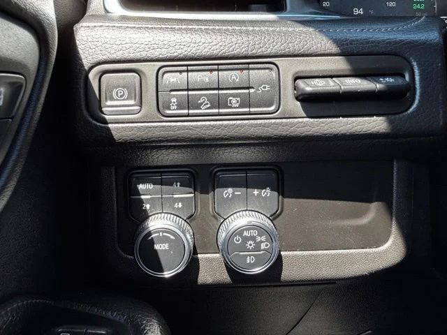 Used 2022 Gray GMC Denali image 14