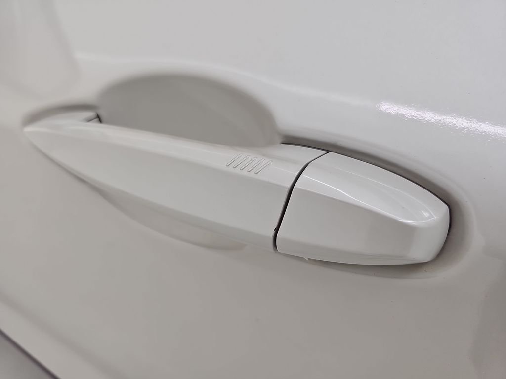 Used 2019 Mineral White Metallic BMW sDrive28i image 45