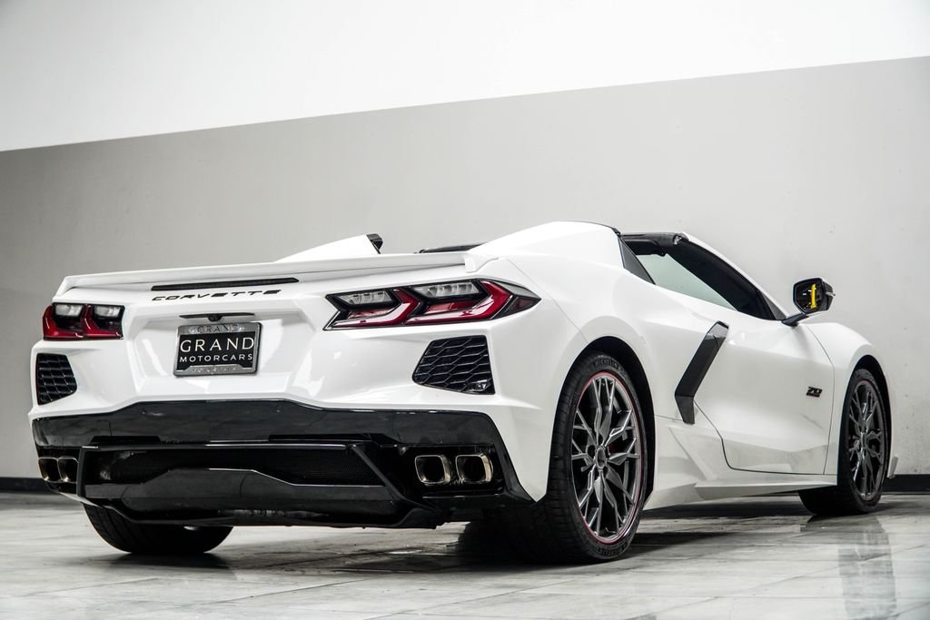 Used 2023 White Chevrolet Stingray image 16