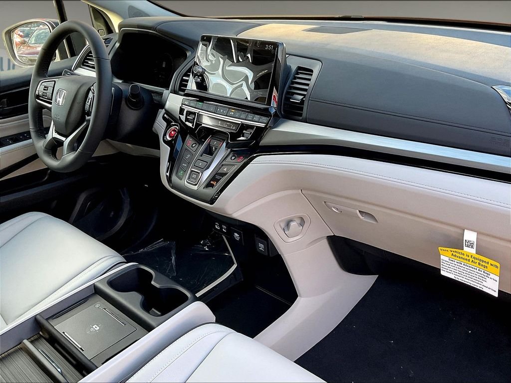 2026 Honda Odyssey Touring - Photo 10